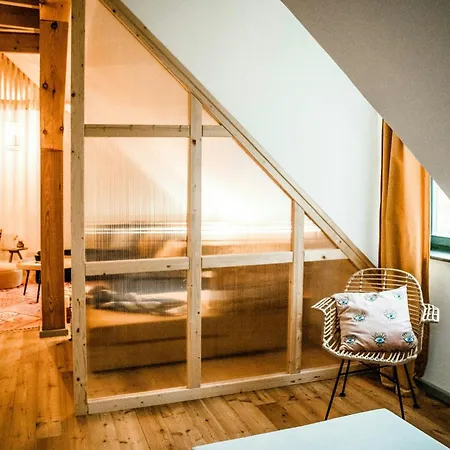 Apartment Designer In Historic Pond House Gartz