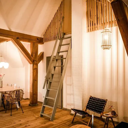 Appartement Designer In Historic Pond House