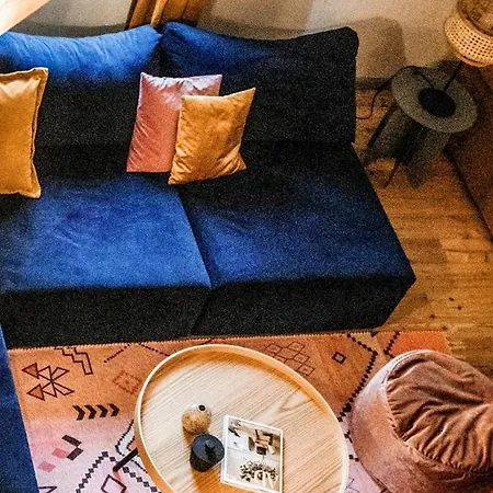 Designer In Historic Pond House